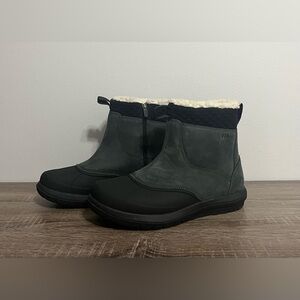 L.L. Bean : Women’s Storm Chaser Boots, Size 9.5